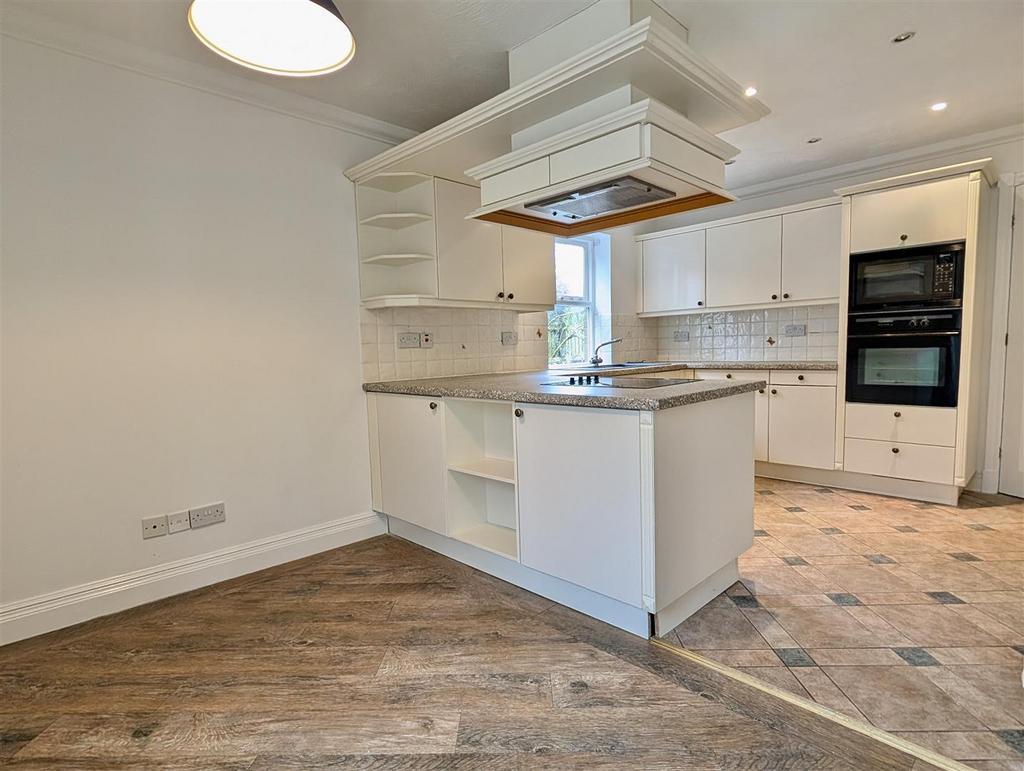 Dining kitchen