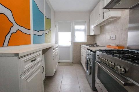 3 bedroom bungalow for sale, Crop Common, Hatfield, Hemel Hempstead, AL10