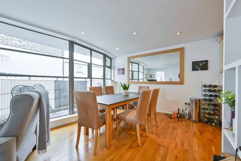 2 bedroom mews for sale, Bridel Mews, Colebrooke Row, Islington, London, N1