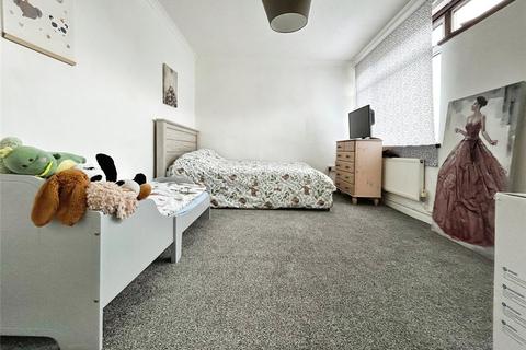 2 bedroom maisonette for sale, Park Court, Harlow, Essex