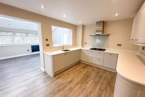 4 bedroom semi-detached house for sale, Hunters Meadow, Silsden