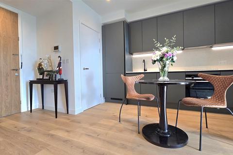 2 bedroom flat for sale, Sutherland Apartments, Ebury SW1, London