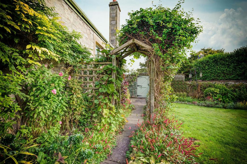 Spring View(Exterior)(4of16).jpg