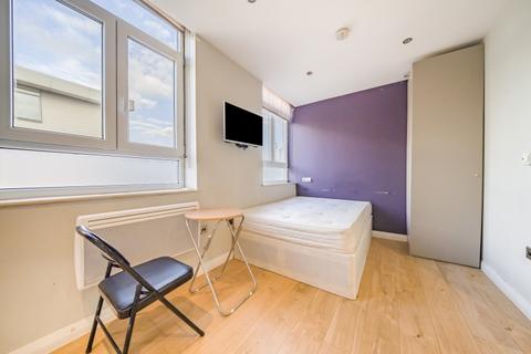 Studio to rent, Mercia Grove London SE13