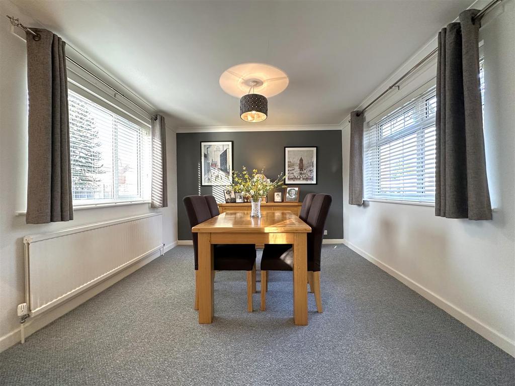 Dining Room 991
