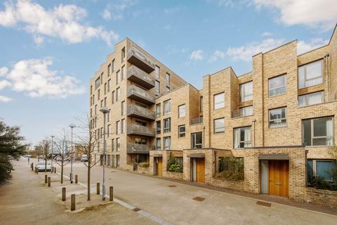 Isambard Court, Brentford Lock West