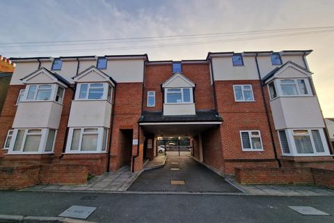 2 bedroom penthouse to rent, Empire Court, Empress Road, Luton, Bedfordshire