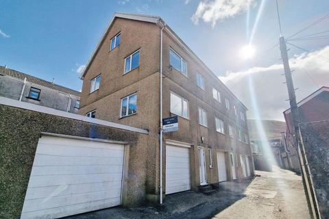 4 bedroom end of terrace house for sale, Ogwy Street, Bridgend CF32