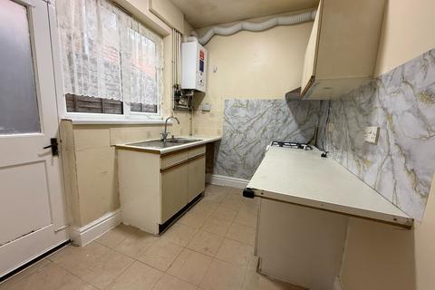 2 bedroom terraced house to rent, Ivor Road, Sparkhill