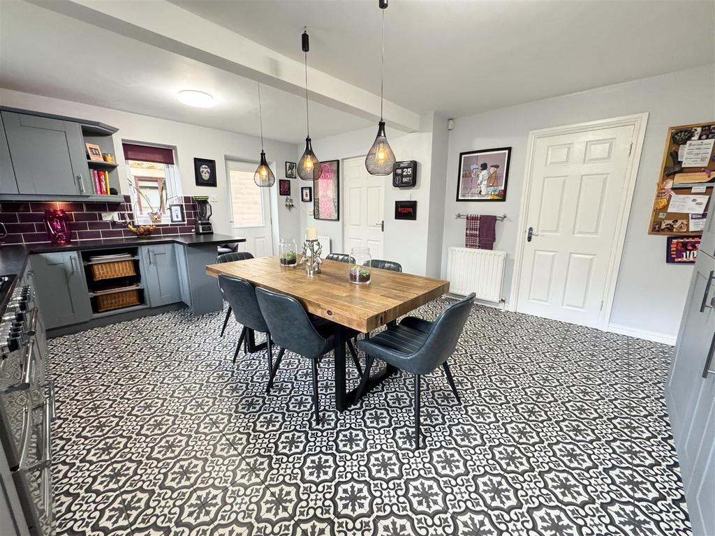 Kitchen dining room