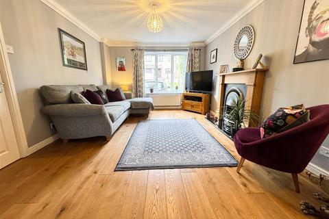 4 bedroom detached house for sale, Spring Grove Gardens, Wharncliffe Side, S35