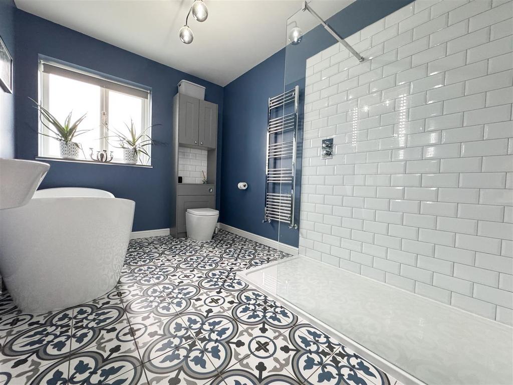 Family bath and shower room