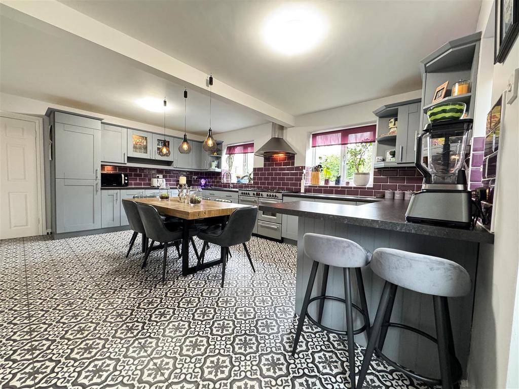Kitchen dining room