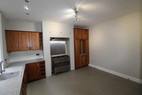 2 bedroom terraced house for sale, Manchester Road, Linthwaite, Huddersfield