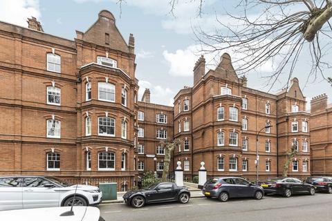 2 bedroom flat to rent, Queen's Club Gardens, London W14