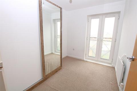 2 bedroom flat for sale, River View, Northampton