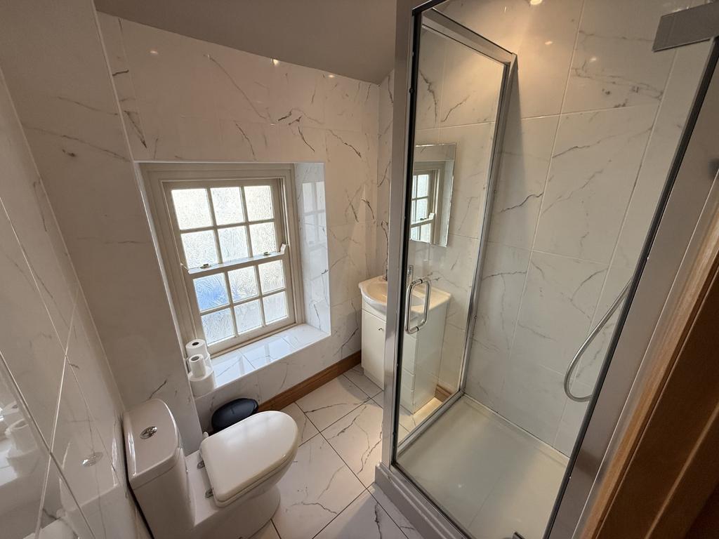 Front Shower Room
