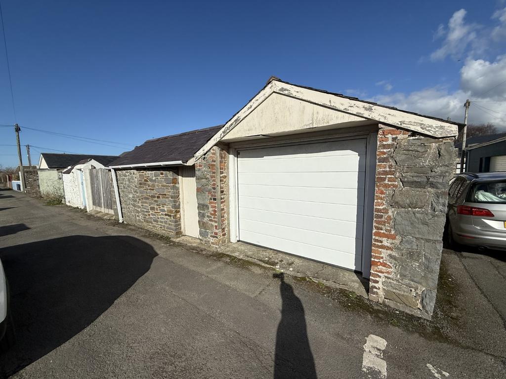 Detached Single Garage