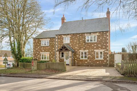 4 bedroom cottage for sale, Main Street, Knossington