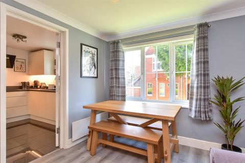 2 bedroom ground floor flat for sale, Tower Gate, Brighton, East Sussex