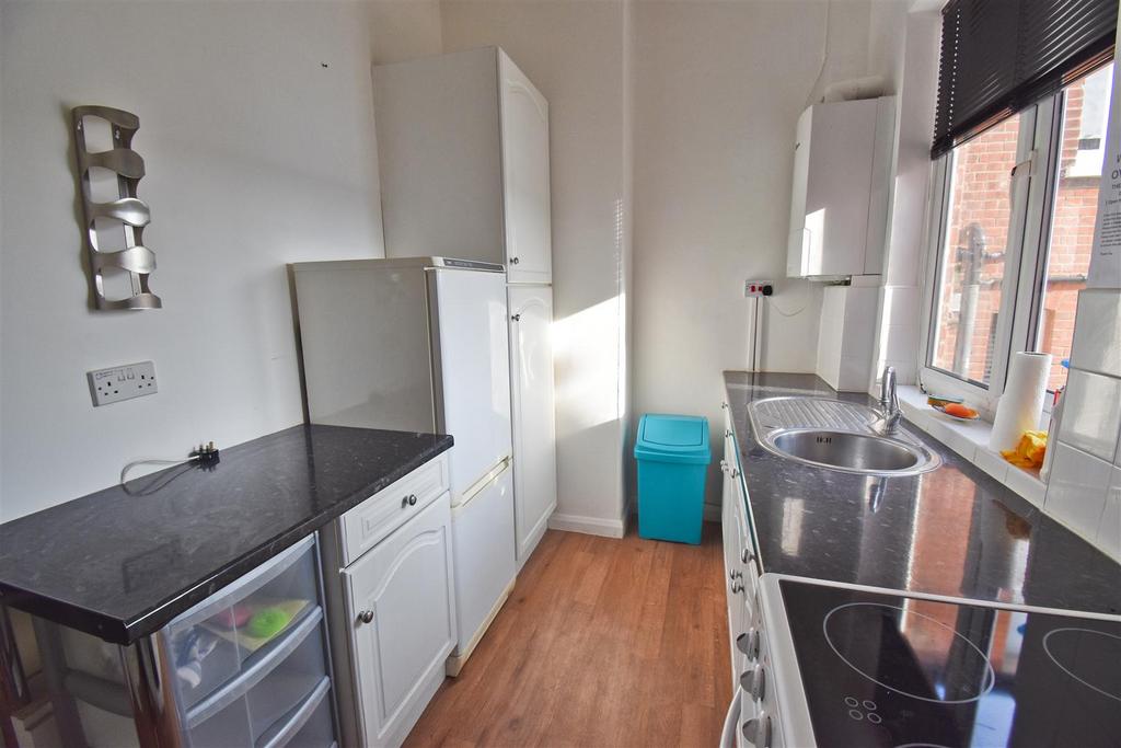 Kitchen 1.jpg