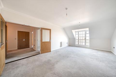 2 bedroom retirement property for sale, Farmery Court, Castle Village, Berkhamsted, Hertfordshire, HP4