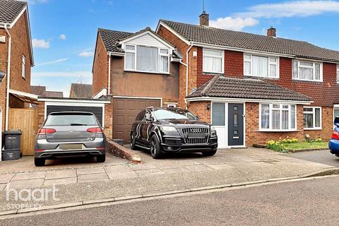 4 bedroom semi-detached house for sale, Lancing Road, Luton