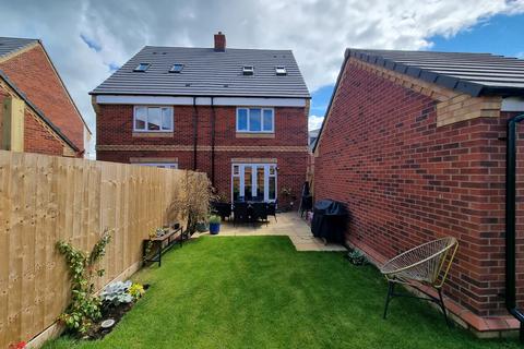 3 bedroom semi-detached house for sale, Nimrod Avenue, Southam, CV47