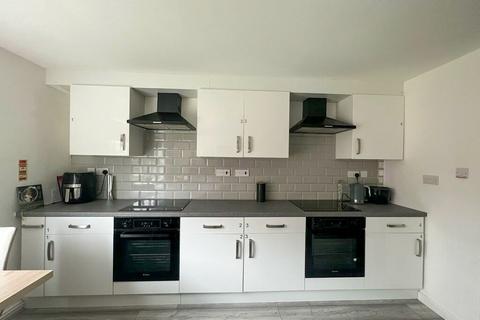 6 bedroom terraced house to rent, Denison Street, Nottingham NG7