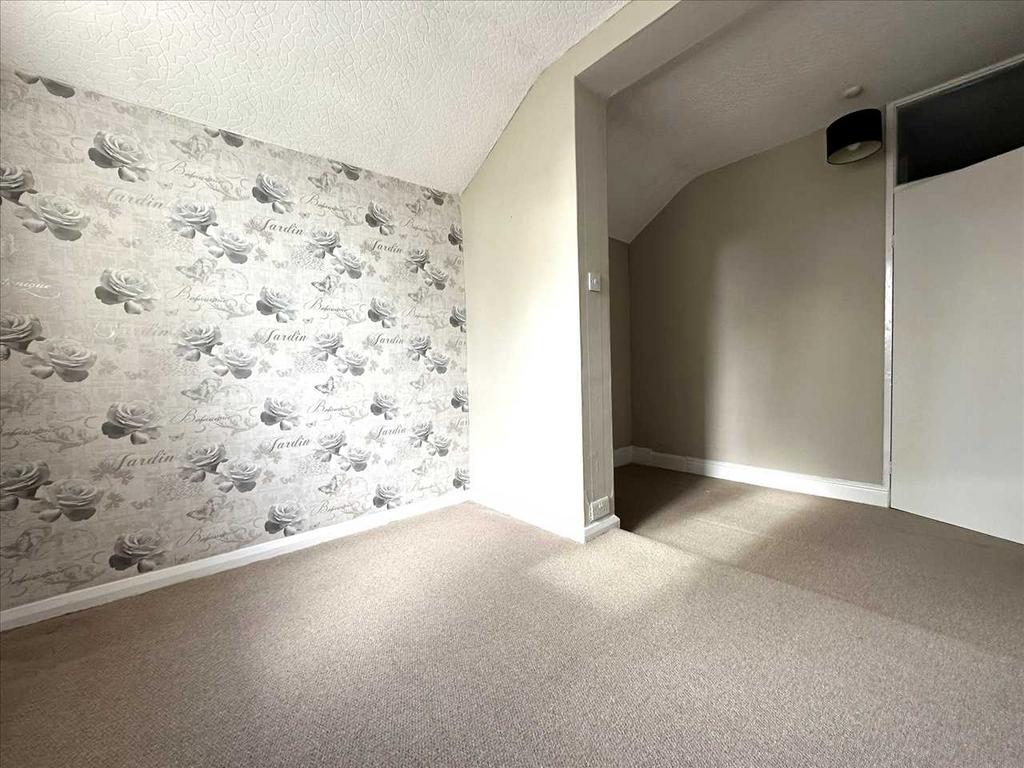 Bedroom (rear)