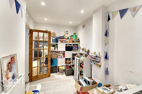 22 Hart Hill Drive, Luton, LU2 0AX