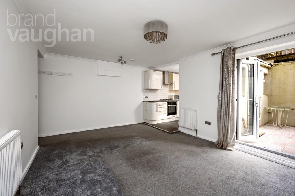 Apartment in Hove, Brunswick - View 2