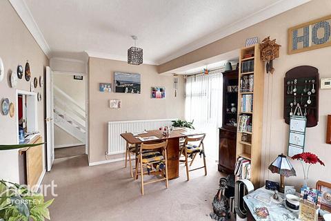 52 Elgar Path, Luton, LU2 7RJ