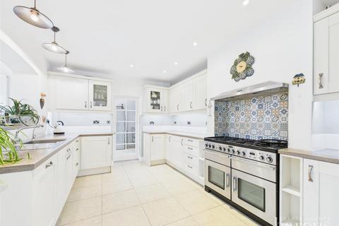 3 bedroom semi-detached house for sale, Sherfield Green, Hook RG27