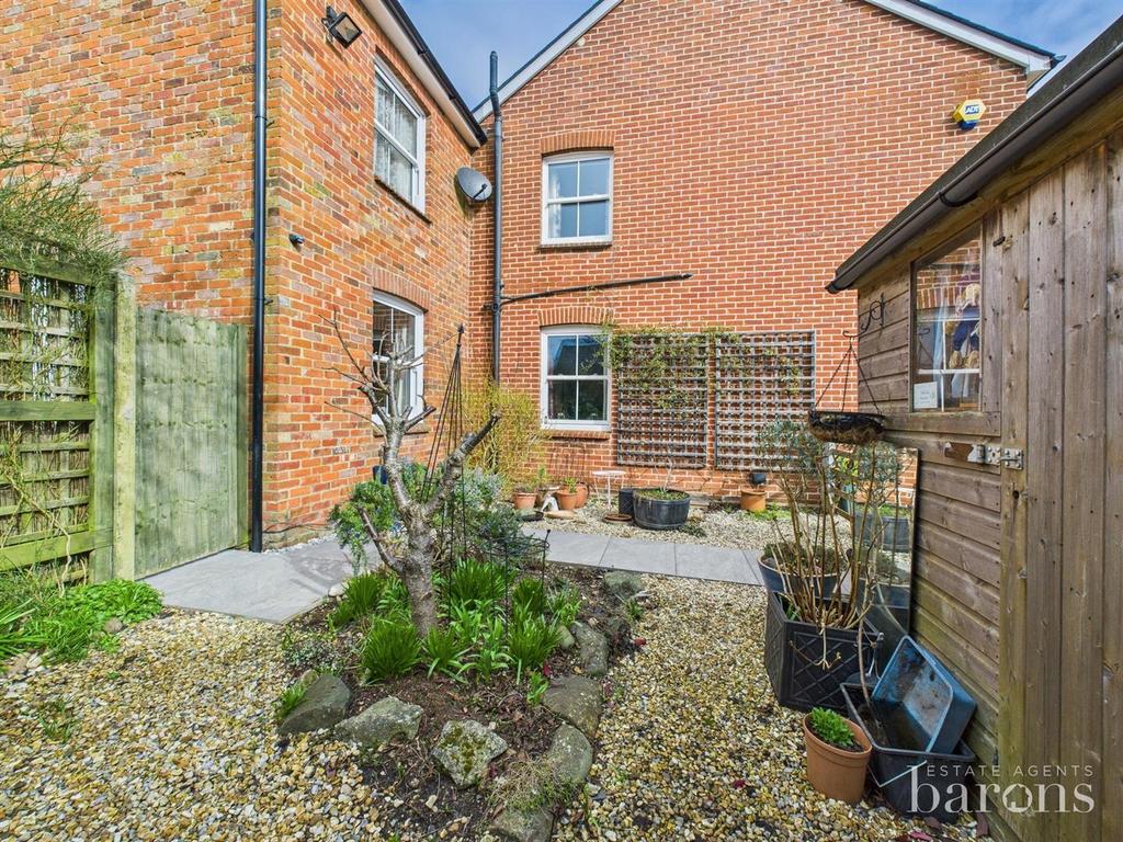 CAM05005 G0-PR0048-STILL025.jpg