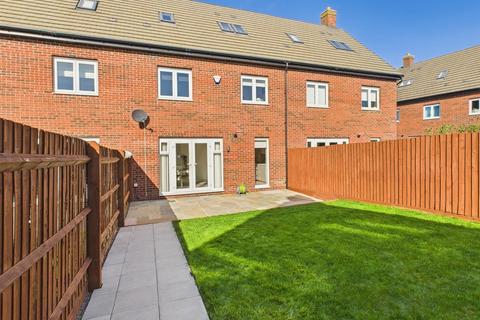 4 bedroom townhouse for sale, Sowthistle Drive, Hardwicke, Gloucester