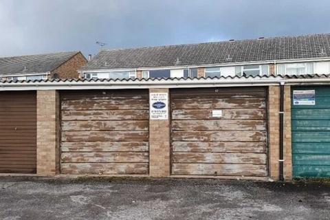 Garage to rent, Hawthorn Close, Bridgwater TA6