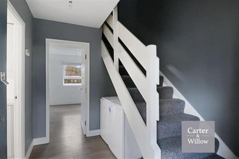3 bedroom maisonette for sale, Gillman Drive, London