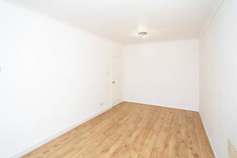 2 bedroom flat to rent, Warners End Road, Hemel Hempstead, HP1