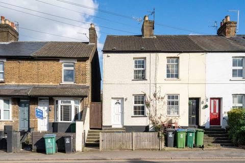 2 bedroom terraced house to rent, Pinner Road, Bushey, Watford, WD19