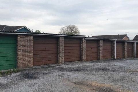 Garage to rent, Ringwood Road, Bridgwater TA6