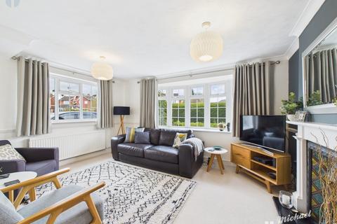 4 bedroom detached house for sale, Long Meadow, Aylesbury, Buckinghamshire