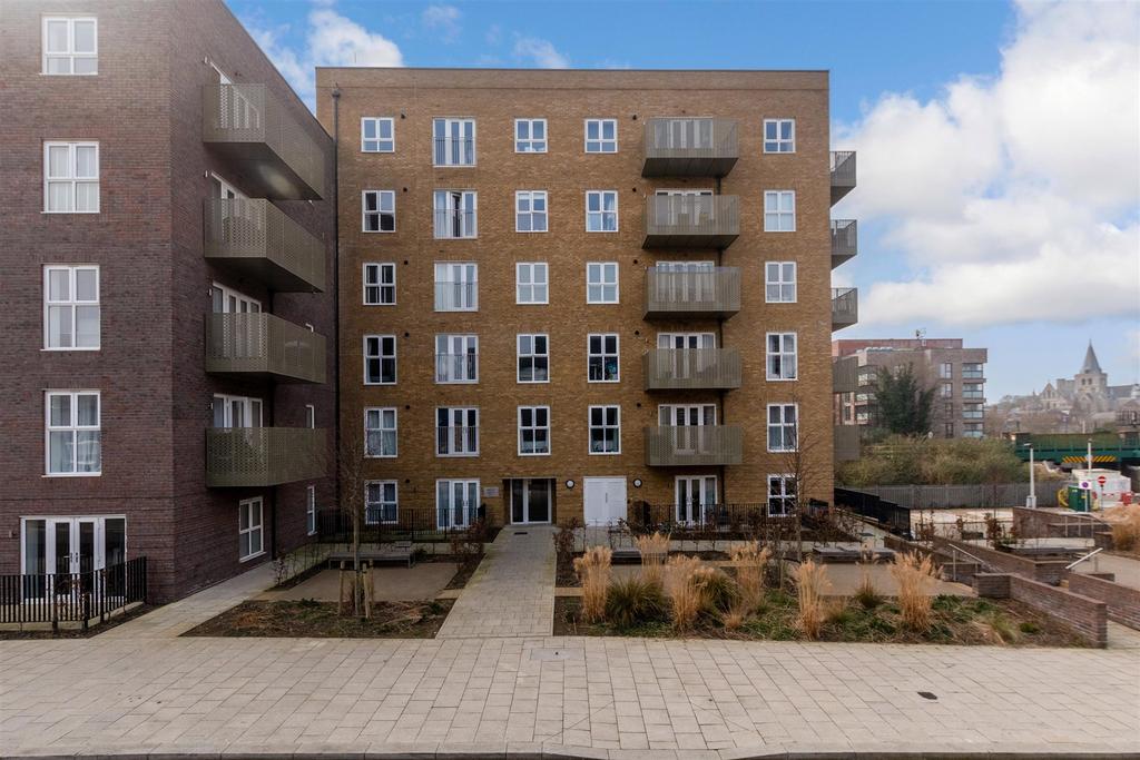 Quay Court, Rochester ME1 2 bed apartment for sale - £215,000