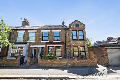 4 bedroom terraced house to rent, Framfield Road, London