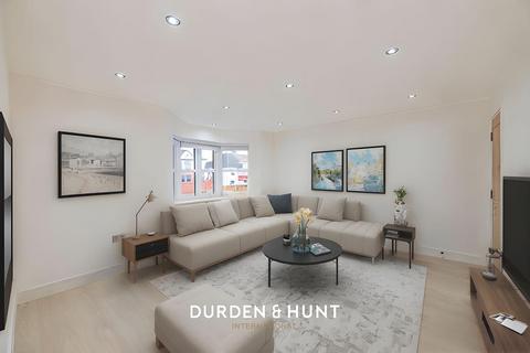 4 bedroom semi-detached house for sale, Purfleet Road, South Ockendon, RM15