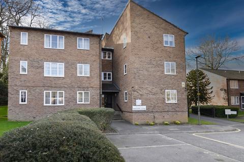 2 bedroom flat for sale, Badgers Copse, Orpington BR6