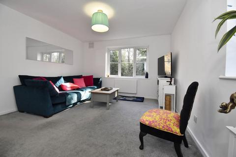 2 bedroom flat for sale, Badgers Copse, Orpington BR6