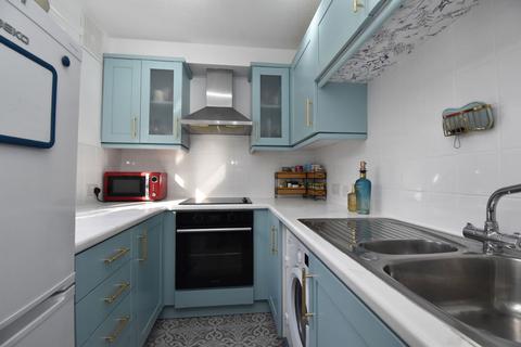 2 bedroom flat for sale, Badgers Copse, Orpington BR6