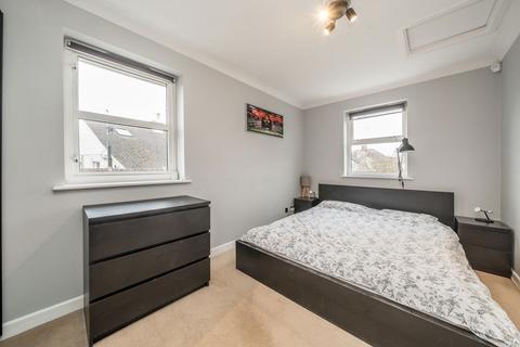 1 Christabel Close, Isleworth, TW7 6EJ
