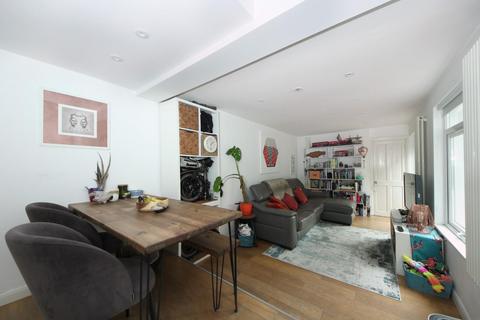 1 bedroom flat for sale, Petersfield Road, W3